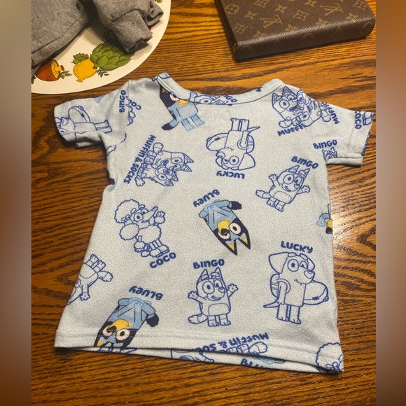 Bluey and friends pajama set snug fit size 3T unisex - Picture 7 of 7